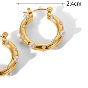 Good hoops with pearls